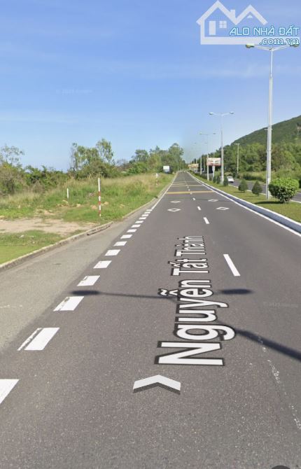 Bán cắt lỗ lô đất mặt biển và mặt tiền Nguyễn Tất Thành,Nha Trang giá cực rẻ chỉ 7tr/m - 2