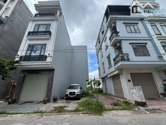 CẦN CHUYỂN NHƯỢNG LÔ GÓC TĐC TAM KỲ - VĨNH NIỆM LÊ CHÂN . Diện tích 40m ngang4m - 2