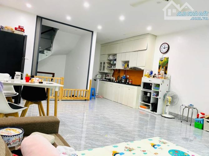 Bán nhà Vạn Phúc ,45m2 5 tầng ,2 ô tô tránh đỗ ,đối diện Galaxy ,giá 13 tỷ có thương lượng - 2