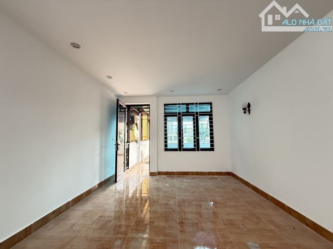 SIÊU PHẨM HOÀNG SÂM – CẦU GIẤY, DT 34m2 x 4 TÂNG, MT3,6m – Giá 7,3TỶ. - 2
