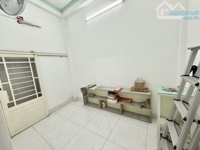 Nhà HÀNG XÓM EMART  - Quang trung - Gò Vấp - 2 Tầng - 2PN,WC - DT 39m2  - Hơn 4 tỷ - 2