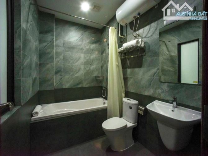 Căn hộ 3PN full nội thất Hoàng Hoa Thám, Ba Đình, ban công rộng, máy giặt riêng 22 tr/th - 2