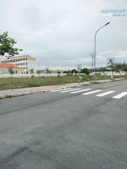 Chính chủ bán nhanh lô đất khu đô thị K2 biển bình Sơn. Sổ Hồng sẵn sang tên ngay - 2