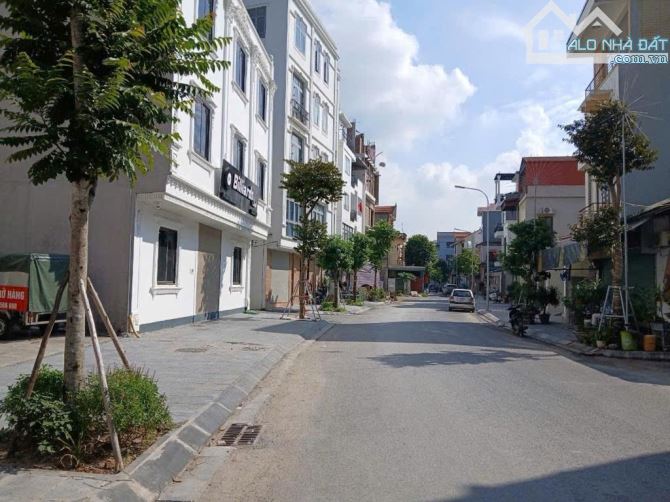 🚀 BÁN ĐẤT MẶT PHỐ KINH DOANH - VIỆT HƯNG - LONG BIÊN - ĐƯỜNG RỘNG VỈA HÈ - 127M2 - 25 TỶ - 2