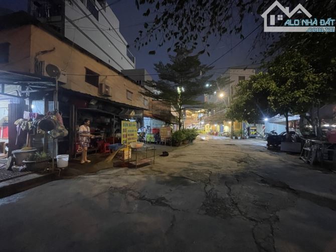 BIỆT THỰ CŨ PHẠM VĂN ĐỒNG GẤP BÁN 19,5 TỶ - 2