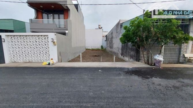132,6 M2 mặt tiền đường nhựa 10m, cách Lê Văn Lương chỉ 100m - giá 36tr/m2 - 2