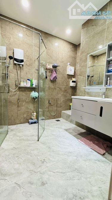 MẶT TIỀN QUẬN 11 - TIỆN Ở VÀ KINH DOANH - 5 TẦNG HOÀN CÔNG ĐỦ -  NHỈNH 13 TỶ - 2