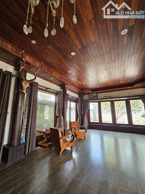 BIỆT THỰ CĂN GÓC 2 MT - 700M2 NGANG KHỦNG 20M - CHỈ NHỈNH 20 TỶ - 2