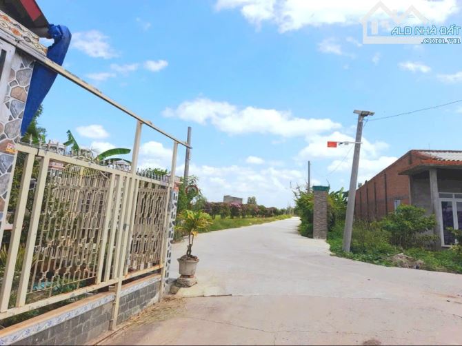 Quá Ngộp, 833m2 đất lúa Chuyển Fun thổ cư giá chốt 350 tr - 2