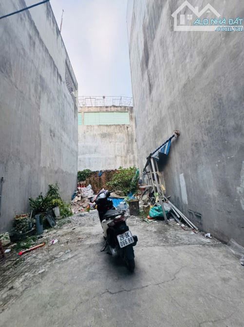Bán đất Ngọc Thụy 40 m mặt tiền 4,5 m² vắn không quy hoạch không lỗi phong thủy gần Hồng T - 2