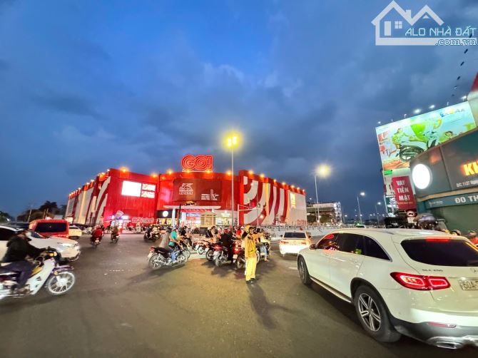 Bán nhà hơn 300m2 Mặt Tiền Nguyễn Ái Quốc  khu B5 P.Tân Hiệp Gần BiGC - 2