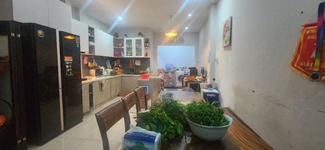 CĂN HỘ DỊCH VỤ - 5 TẦNG -CÁCH 2 CĂN RA ĐƯỜNG XE HƠI -VÒNG XOAY CẦU TÂN THUẬN 1-CHỈ 8.9 TỶ - 2