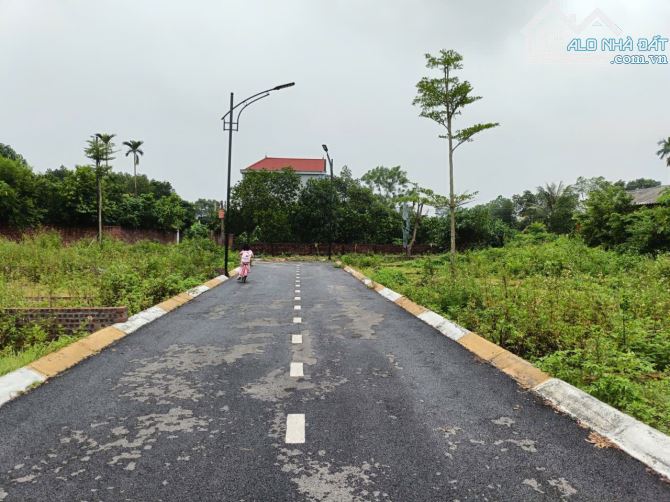 Cách Học viện tài chính 1,5 km có ngay lô đất đẹp giá nhỉnh 2 tỷ - 2