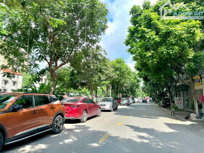 Hoa hậu Giang Biên, Lô đất 2 oto tránh, DT 90m2 mt 4.7m - 2