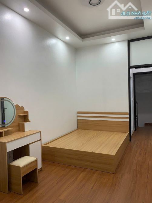 Cho thuê nhà nguyên căn ngõ Văn Chương, 38m2 x4 Tầng 4 ngủ 1 khách bếp, 14 triệu - 2