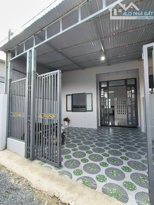 CCG bán căn nhà diện tích đẹp, còn rất mới, rớt nhựa khu Việt Kiều Tân Thông Hội 730 Triệu - 2