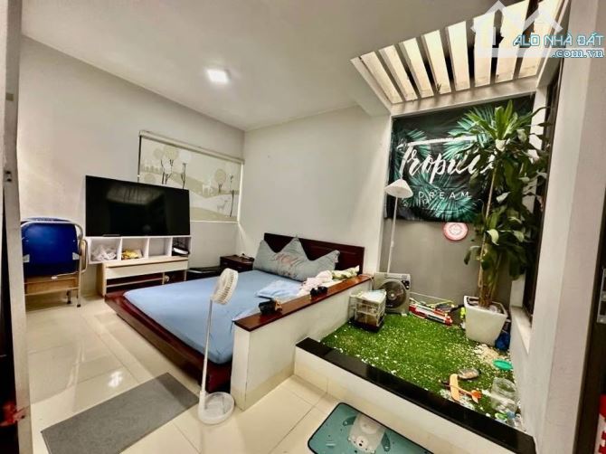 XUÂN LA - XUÂN ĐỈNH - 37M - 5 TẦNG - 10M RA Ô TÔ - GẦN MẶT PHỐ - 7.x TỶ - 2