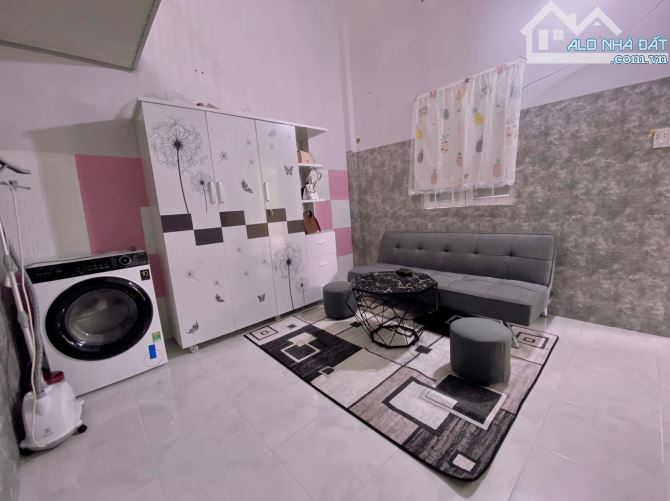 BÁN DÃY TRỌ HẺM PHAN CHU TRINH NGAY TRUNG TÂM THÀNH PHỐ. DT : 450m2 - HƯỚNG TÂY NAM - GIÁ - 2