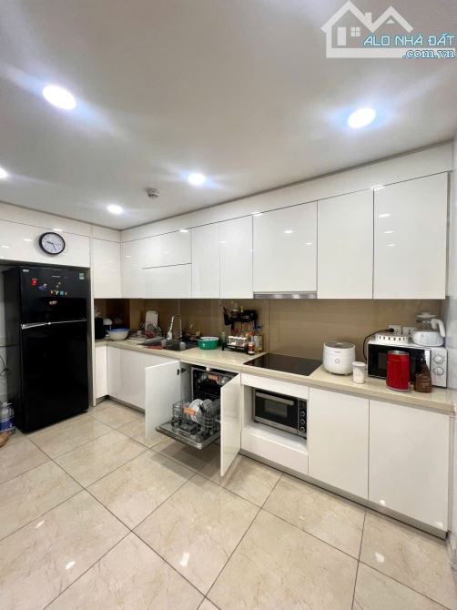 Hiếm! Chủ thiện chí bán căn hộ Tân Hoàng Minh Hoàng Cầu 113m² – tầng trung – chan hòa nắng - 2