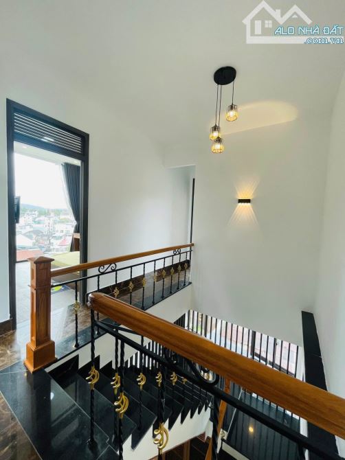 ✨🏡✨ Bán Nhà phố Hẻm ô tô nhỏ, khu vực trung tâm Đà lạt - 2
