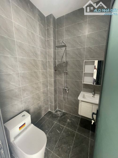 Bán nhà 1 Trệt 1 lầu 60m2 đường ô tô (P. Tân Phong) chỉ 1,550 tỉ - 2