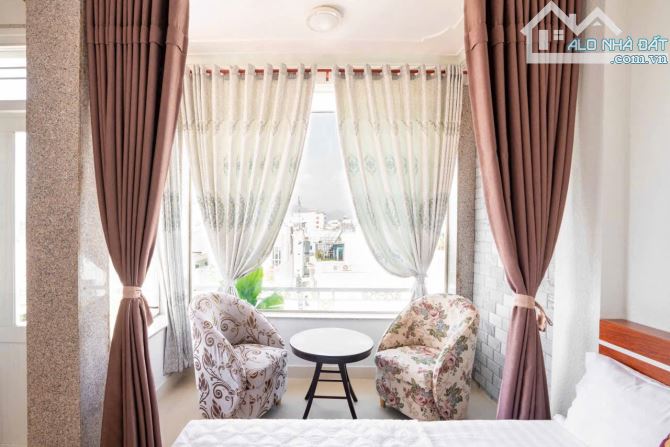 Bán khách sạn mặt tiền đường Mê Linh, phường Tân Lập, tp. Nha Trang - 6 tầng có thang máy - 2