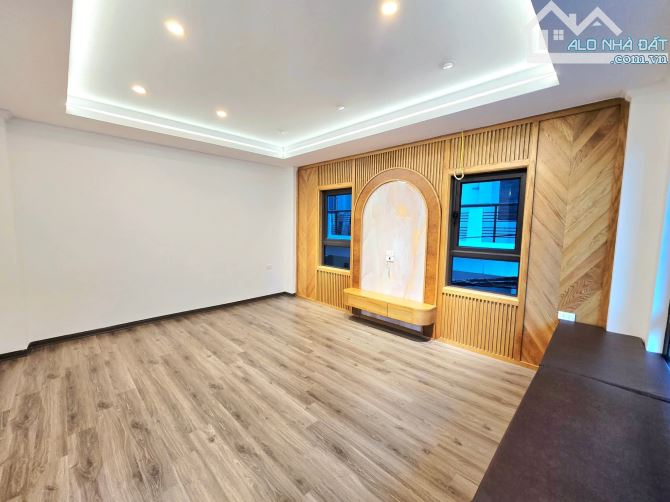 Quá vip, 7 tầng thang máy lô góc mặt ngõ Vũ Tông Phan,oto tránh đỗ,kdoanh,40m2.Giá 18.5 tỷ - 2