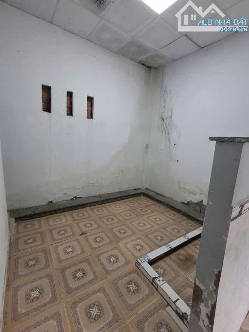 ALO !!! Cần bán gấp nhà c4 ở Trần Văn Mười Hóc Môn 4x14 ( 57m2 ) 680 TRIỆU Sổ hồng riêng - 2