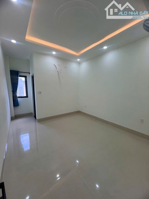 Nguyễn Văn Tiết, Lái Thiêu Thuận An - 233m2 - Nhà phố 3 tầng - Hẻm xe hơi - 2