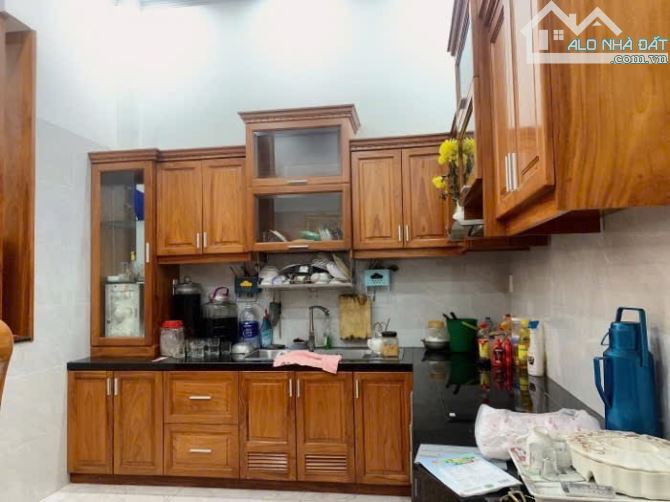 BÁN NHÀ TỈNH LỘ 10 - BÌNH TÂN - 4 TẦNG BTCT – 70m² – 5x14m - NỘI THẤT CAO CẤP - 9.5TỶ - 2