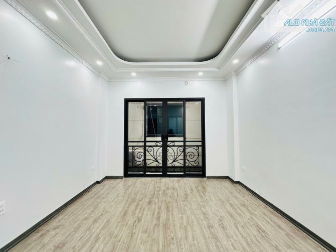 Hộ khẩu Hai Bà Trưng, nhà mới tinh 1 căn độc lập, 5 tầng thang máy xịn xò, vừa tầm tiền - 2