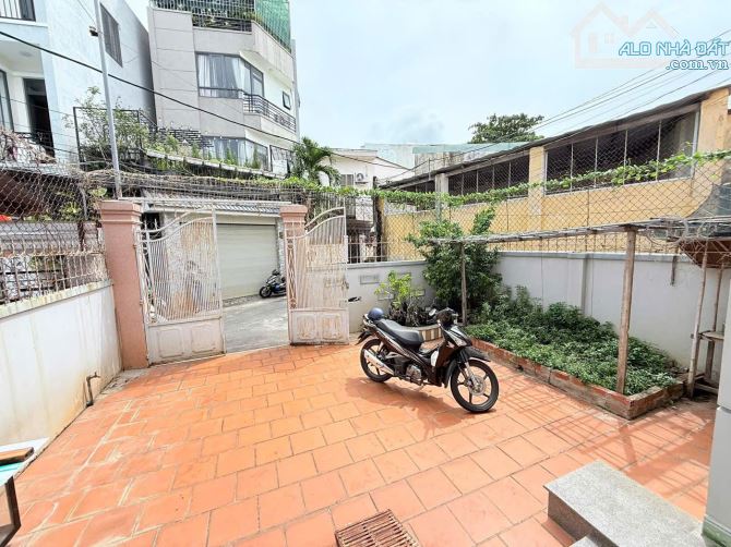 BÁN GẤP NHÀ TRUNG TÂM 1 TRỆT 1 LẦU CÓ SÂN ĐỂ Ô TÔ HẺM 4 MÉT [ 7 x 15 ] 126m2 GIÁ 6t9 - 2