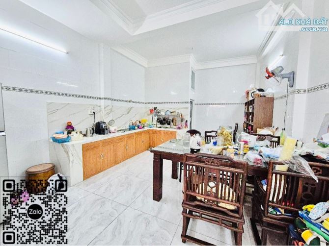 Mặt tiền ngay Minh Phụng - Nhà sách Cây Gõ - 4,5m x 23m - 4 tầng - 6PN - Nội thất xịn - 2