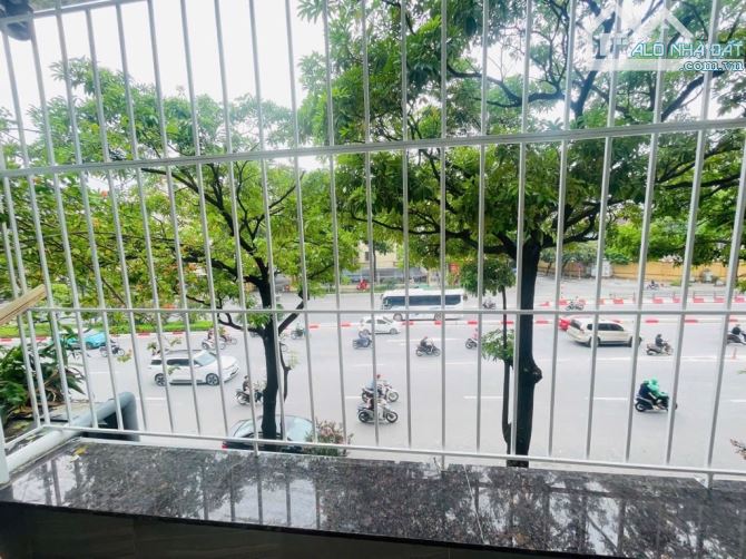 Bán tập thể tầng 2 Nguyễn Chí Thanh: sử dụng 80m2, sổ 45m2 giá 6,5 tỷ (có thương lượng) - 2
