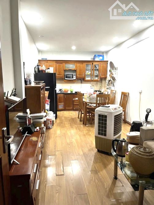 Bán gấp nhà mặt phố Cự Lộc 40m 5 tầng dân xây kd đỉnh, hàng xóm Royal city, giá rẻ 12 tỷ - 2