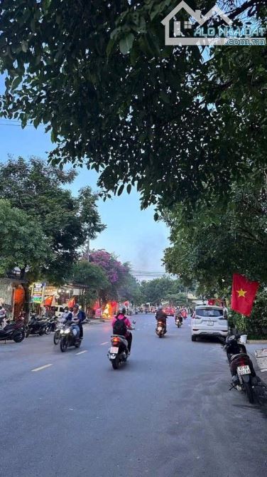 Bán nhà mặt tiền Nguyễn Chánh trục thông thẳng ra Biển Đà Nẵng - 2
