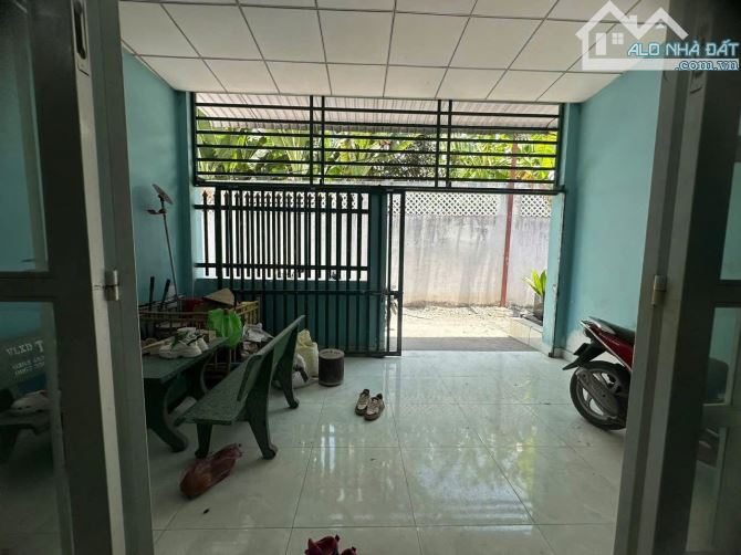 Nhà Nhựt Chánh Bến Lức 125m2 nở hậu mới xây cách QL1A 800m - 2