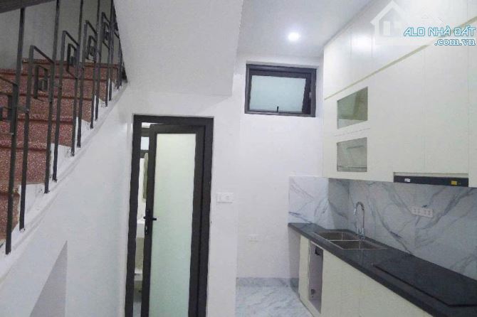 BÁN NHÀ TRUNG KÍNH CẦU GIẤY 55m MT3.8m 4 TẦNG 20 TỶ PHÂN LÔ VIP Ô TÔ TRÁNH KINH DOANH - 2