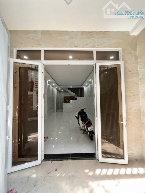 Bán nhà HXH Trần Mai Ninh - DT 4.2 x 14 - 3 tầng - giá 7.9 tỷ - 2