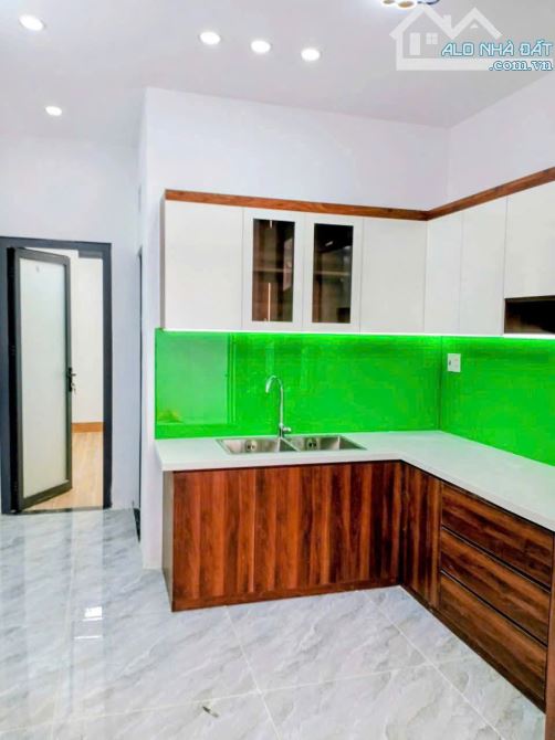 SIÊU PHẨM 2 MẶT TIỀN– GIẢM 700 TRIỆU-  NHÀ 4 TẦNG MỚI –VIP  CA VĂN THỈNH ( BÀU CÁT) – DT 9 - 2