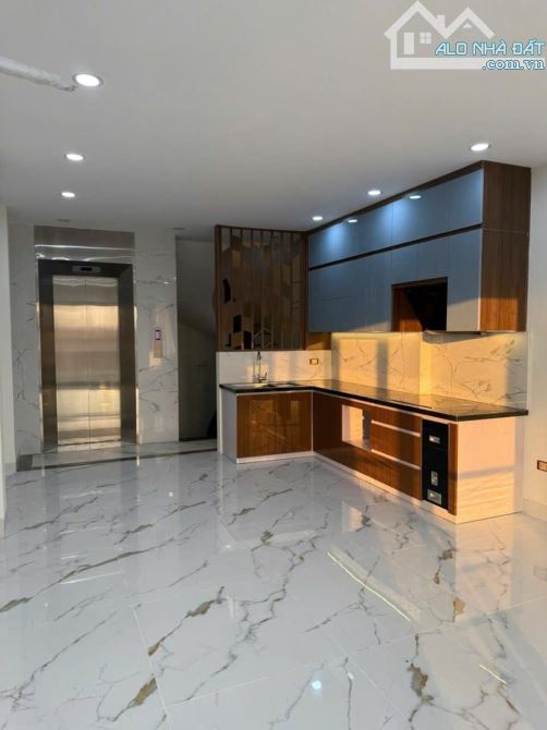 🏠 SIÊU PHẨM THẠCH BÀN – 43M², 6 TẦNG THANG MÁY – 9,3 TỶ - 2