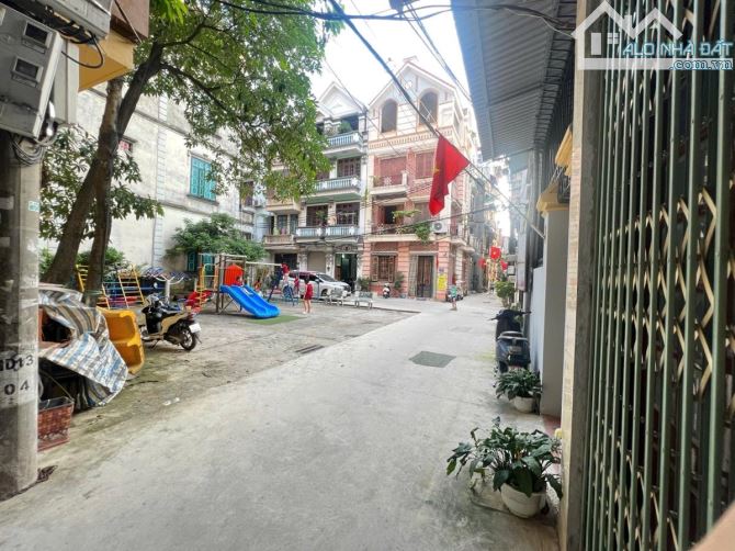 BÁN NHÀ VÕ CHÍ CÔNG CẦU GIẤY 25m MT3.2m 5TẦNG 5.8 TỶ NGÕ Ô TÔ HÀNG XÓM TÂY HỒ AN SINH ĐỈNH - 2
