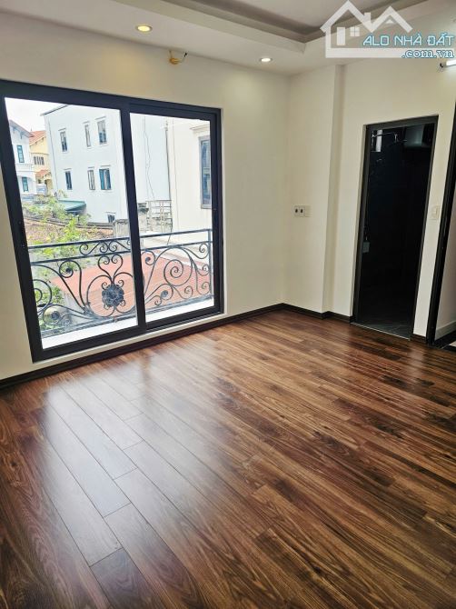 Nhà Mới Bát Khối 5 Tầng Ô Tô Thông Cách 1 Nhà – 4.x tỷ - 2
