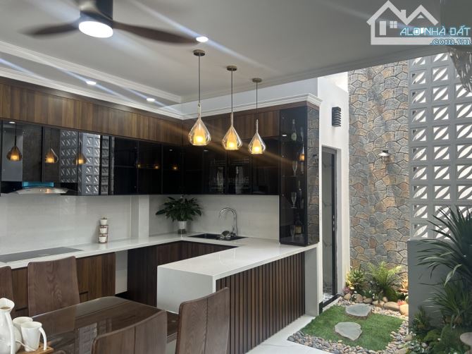 Bán Nhà Phố Trương Định : Ô Tô Đỗ Cửa, Vào Nhà - Tiềm Năng Giá Trị Tăng Cao - Nhà Đẹp - 2