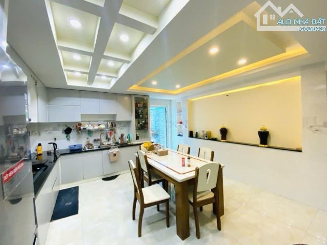 Nhà hẻm xe hơi Hoàng Quốc Việt - Phạm Hữu Lầu, ngang gần 5M, 3PN nội thất cao cấp. - 2