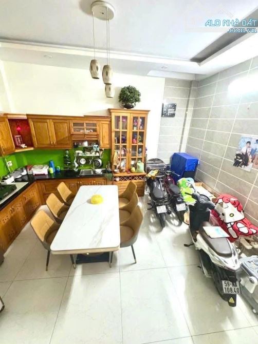 Bán Nhà Phạm Văn Hai, DT: 6.3 x 10.2m [60m2] - 1 Trệt 1 lửng 1 lầu - 7.8 tỷ TL - 2