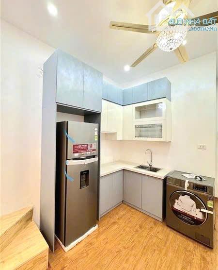 BÁN NHÀ TẬP THỂ HƠN 2TỶ - TT ĐỀN LỪ I(Q. Hoàng Mai) - SỔ 30/45M2 FULL ĐỒ Ở LUÔN - 2