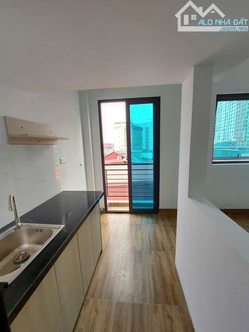 Chính chủ cần bán CCMN 18 phòng, 70m2 KK thang máy phố Vũ Trọng Khánh, Mỗ Lao, giá đầu tư - 2