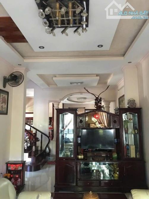 🏡 CẦN BÁN BIỆT THỰ MẶT TIỀN ĐƯỜNG 30/4, P.11 – 1111M² (230M² THỔ CƯ) – GIÁ 45 TỶ - 2