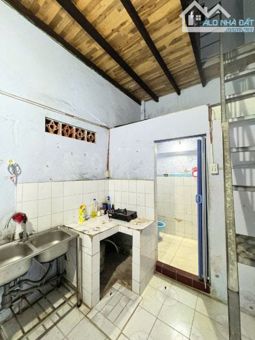 50m2 - nhà có gác - 2pn - shr - chỉ 3.650 - vị trí vàng cạnh làng đại học - 2
